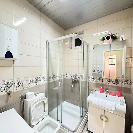 Mito's - Heart Of With Free Parking Apartamento