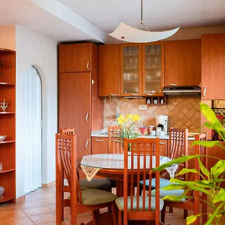 Apartamento Mito's - Heart Of With Free Parking Escópia
